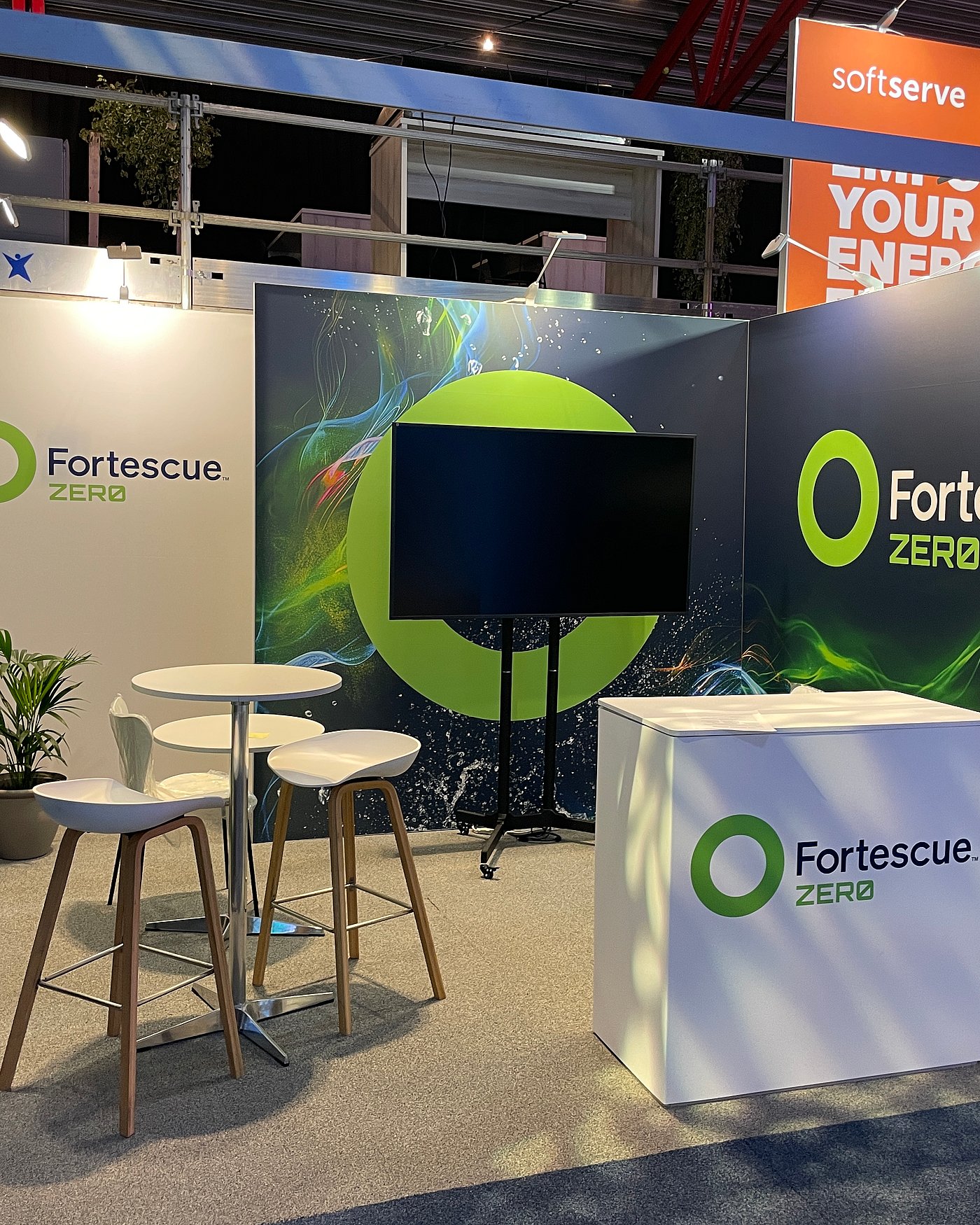 fortescue-zero-stand.jpg