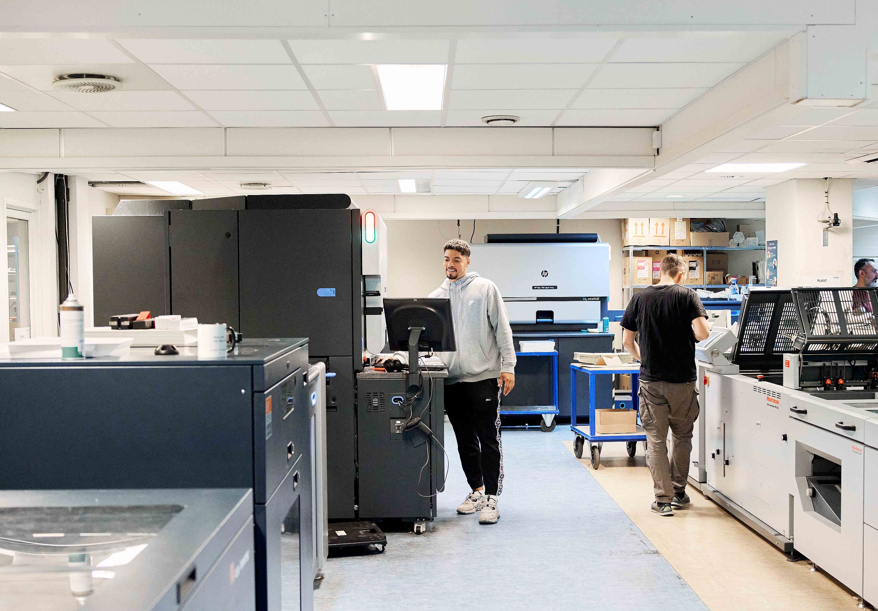 Oversiktsbilde Av Produksjon – Kopi