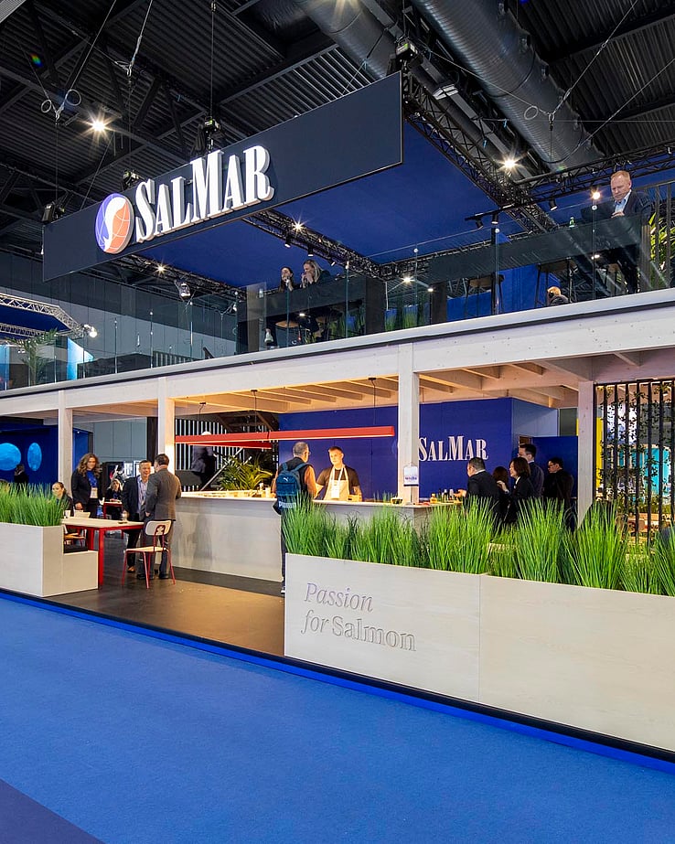 salmar-stand.jpg