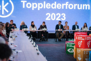 Foto fra debatt under Topplederforum 2023